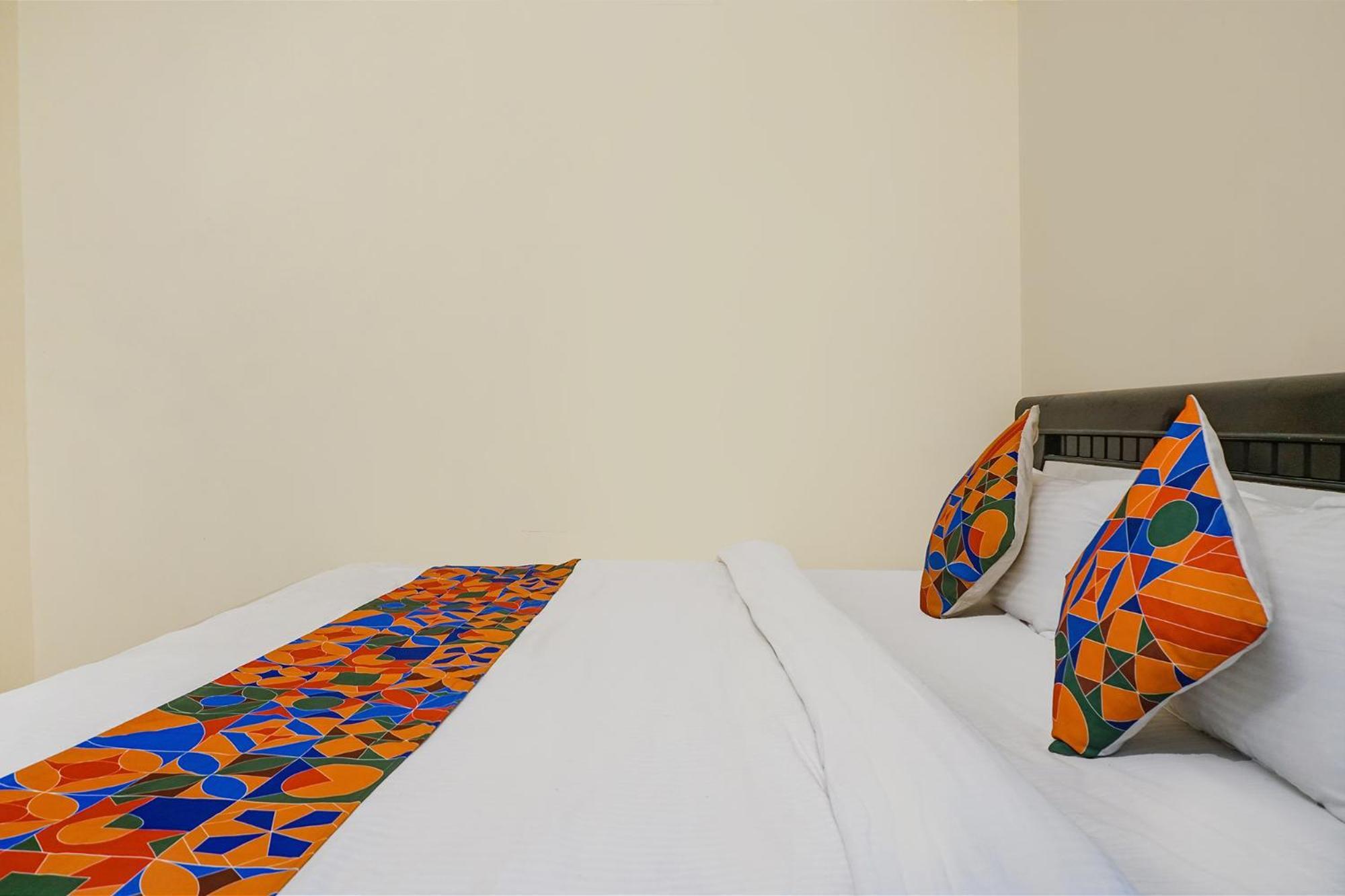 Fabexpress Vaishnav Inn Talegaon Dabhade Exterior photo